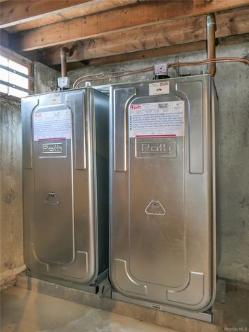 10 Marie Crescent, East Patchogue, NY 11772