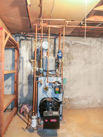 10 Marie Crescent, East Patchogue, NY 11772