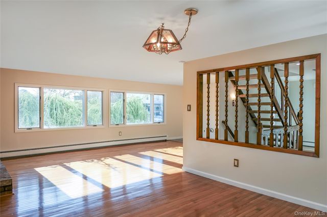 10 Marie Crescent, East Patchogue, NY 11772