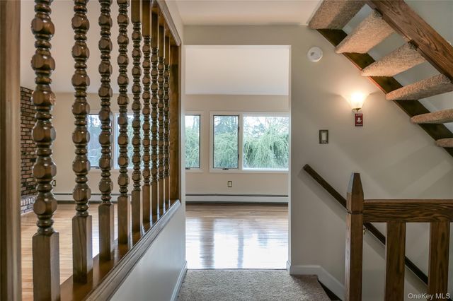 10 Marie Crescent, East Patchogue, NY 11772