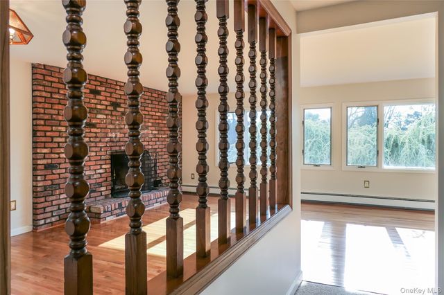 10 Marie Crescent, East Patchogue, NY 11772