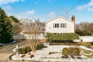 10 Marie Crescent, East Patchogue, NY 11772