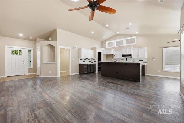 519 W Thornwood, Nampa, ID 83686