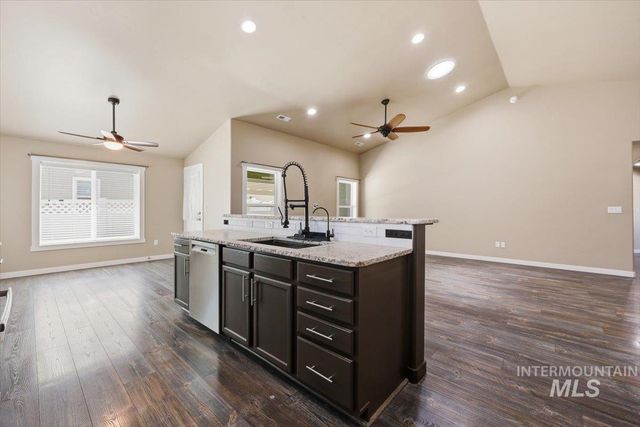 519 W Thornwood, Nampa, ID 83686