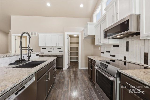 519 W Thornwood, Nampa, ID 83686