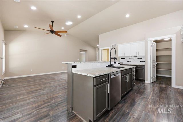 519 W Thornwood, Nampa, ID 83686