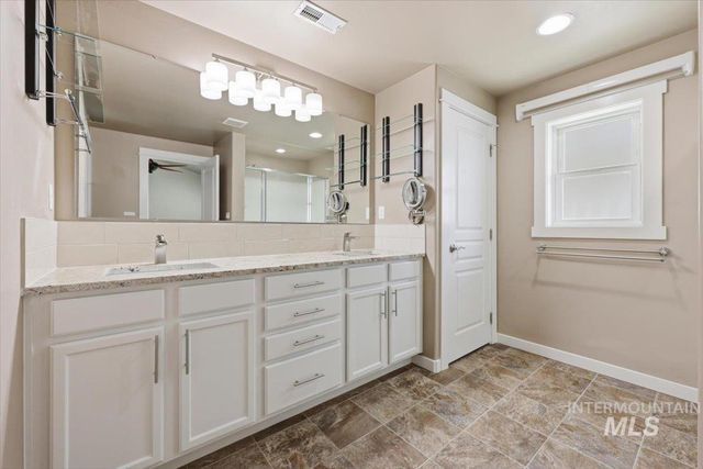 519 W Thornwood, Nampa, ID 83686