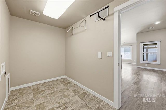 519 W Thornwood, Nampa, ID 83686