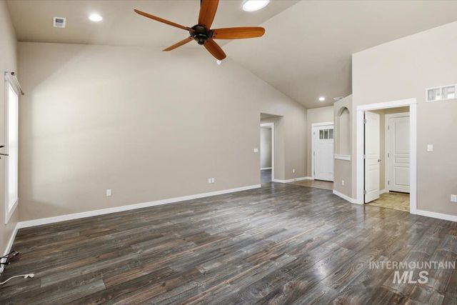 519 W Thornwood, Nampa, ID 83686