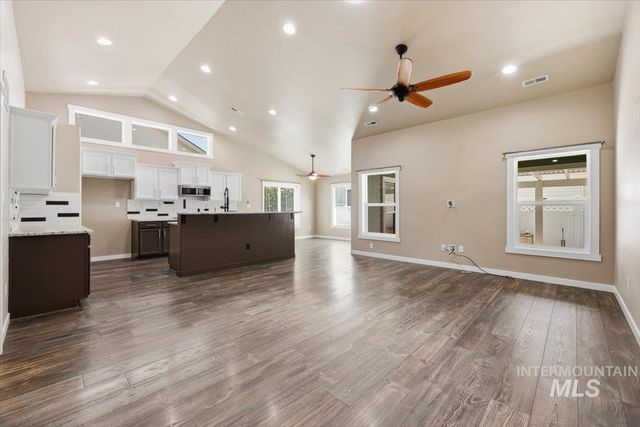 519 W Thornwood, Nampa, ID 83686