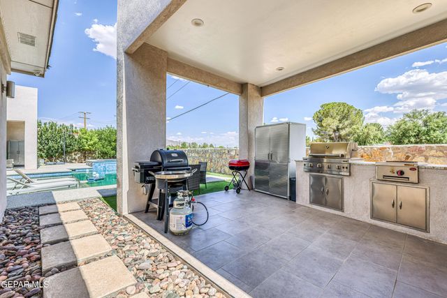 504 COTTON BLOSSOM Avenue, El Paso, TX 79922