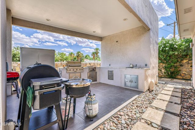504 COTTON BLOSSOM Avenue, El Paso, TX 79922