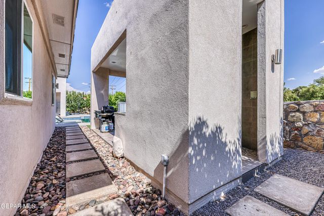 504 COTTON BLOSSOM Avenue, El Paso, TX 79922