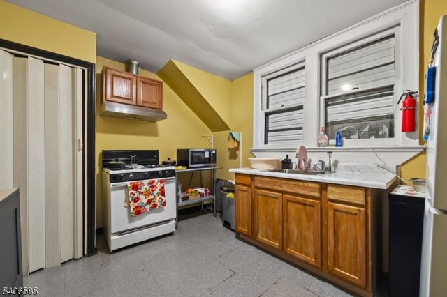 150 Jefferson St, Paterson City, NJ 07522