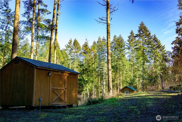 995 Kirner Road, Sequim, WA 98382