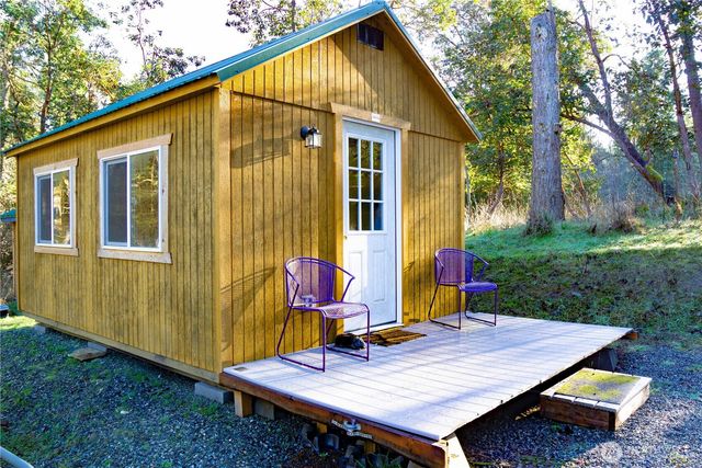 995 Kirner Road, Sequim, WA 98382