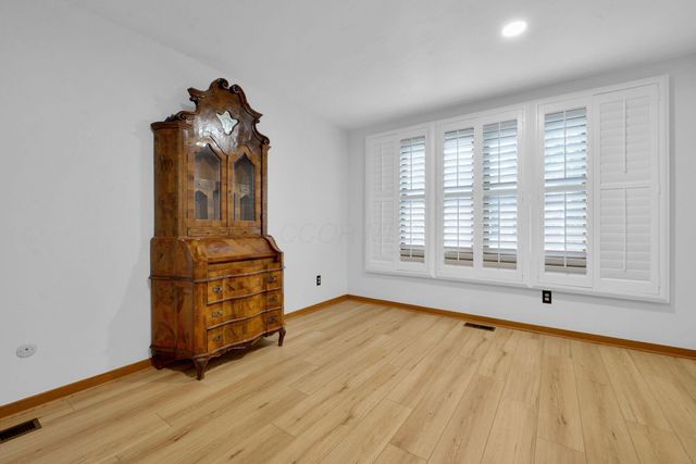 8292 Breckenridge Way, Columbus, OH 43235