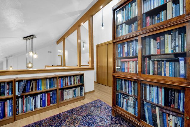 8292 Breckenridge Way, Columbus, OH 43235