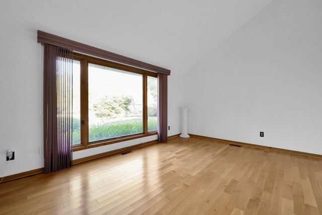 8292 Breckenridge Way, Columbus, OH 43235