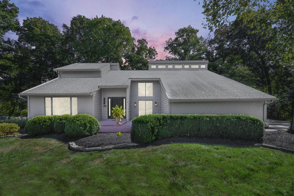 8292 Breckenridge Way, Columbus, OH 43235