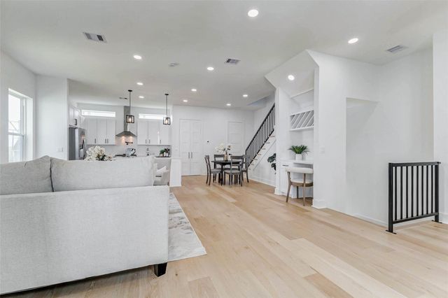 407 Grove Street B, Houston, TX 77020