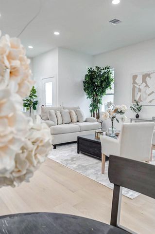 407 Grove Street B, Houston, TX 77020