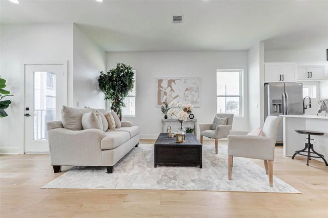 407 Grove Street B, Houston, TX 77020