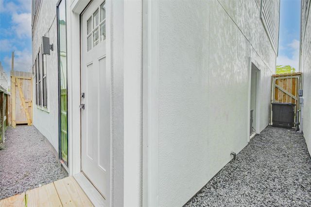 407 Grove Street B, Houston, TX 77020