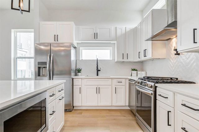 407 Grove Street B, Houston, TX 77020