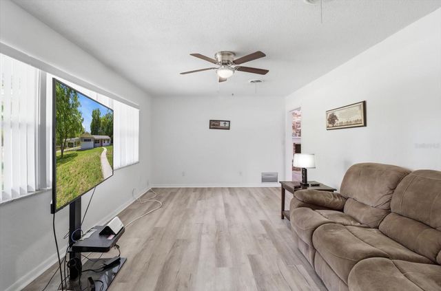 24576 NW FALCON AVENUE, Dunnellon, FL 34431
