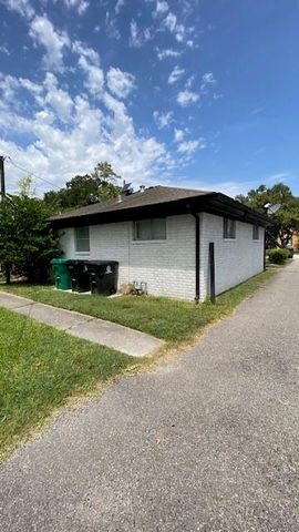 222 Caplin Street, Houston, TX 77022