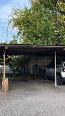 222 Caplin Street, Houston, TX 77022