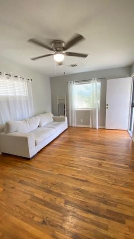 222 Caplin Street, Houston, TX 77022