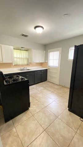 222 Caplin Street, Houston, TX 77022
