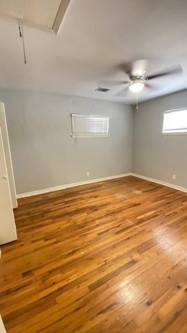 222 Caplin Street, Houston, TX 77022