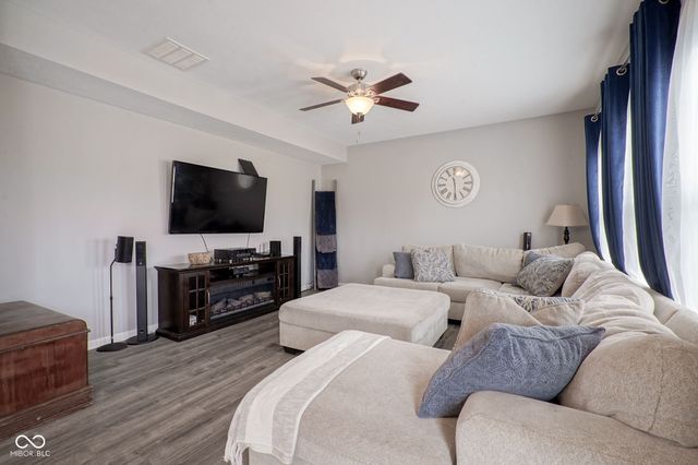 7148 N Chelmsford Drive, Mccordsville, IN 46055