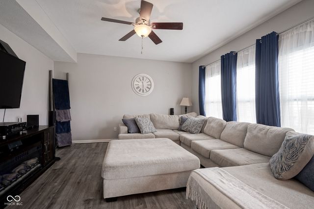 7148 N Chelmsford Drive, Mccordsville, IN 46055