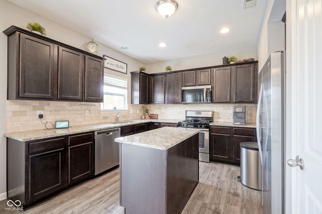 7148 N Chelmsford Drive, Mccordsville, IN 46055