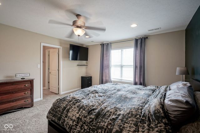 7148 N Chelmsford Drive, Mccordsville, IN 46055