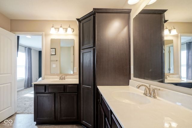 7148 N Chelmsford Drive, Mccordsville, IN 46055