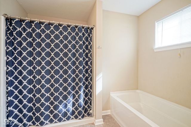 7148 N Chelmsford Drive, Mccordsville, IN 46055