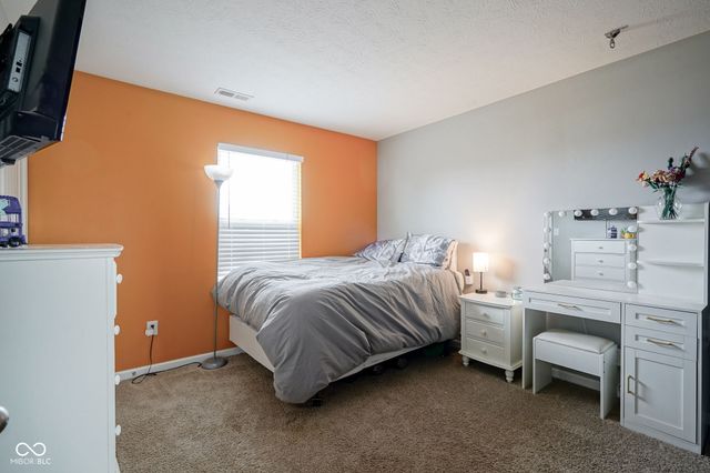 7148 N Chelmsford Drive, Mccordsville, IN 46055