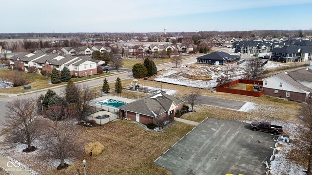 7148 N Chelmsford Drive, Mccordsville, IN 46055