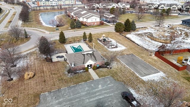 7148 N Chelmsford Drive, Mccordsville, IN 46055