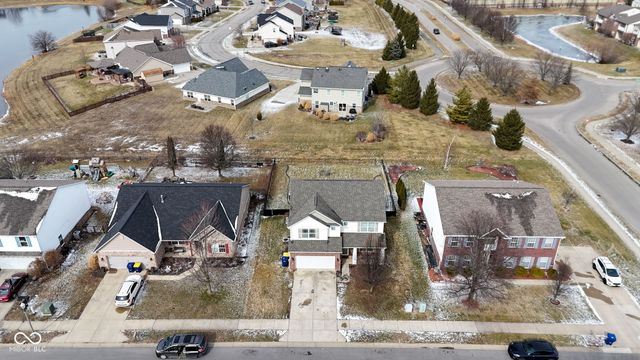 7148 N Chelmsford Drive, Mccordsville, IN 46055