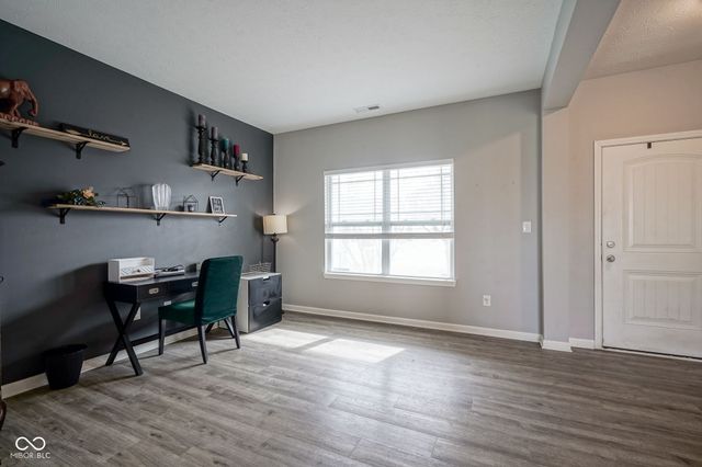 7148 N Chelmsford Drive, Mccordsville, IN 46055