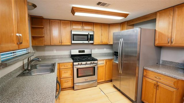 1911 Country Village Boulevard A, Humble, TX 77338