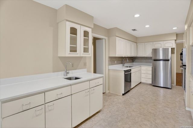8033 N New Braunfels Ave Apt 400E, San Antonio, TX 78209