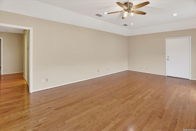 8033 N New Braunfels Ave Apt 400E, San Antonio, TX 78209