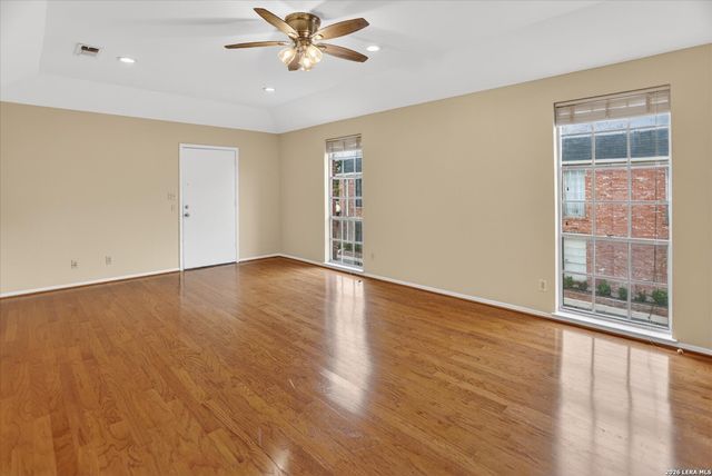 8033 N New Braunfels Ave Apt 400E, San Antonio, TX 78209